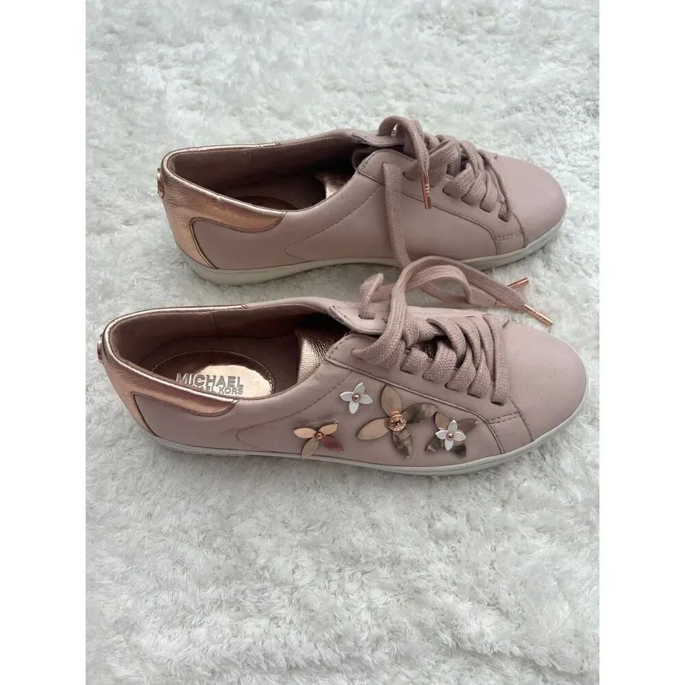 NWT Michael Kors MK Lola Sneaker Rose Gold 3D Flowers Soft Pink size 37/7 - Picture 3 of 7